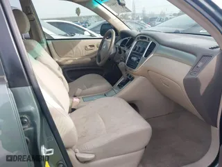 2004 Toyota Highlander with VIN JTEEP21A640056420, listed as a IAAI auction lot 41759494 with 299,800 mi miles. Bid and sale history available at carsss.com. Image 5.