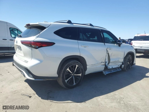 2021 Toyota Highlander XSE with VIN 5TDLZRBH2MS063808, listed as a Copart auction lot 47874045 with 57,127 mi miles and Salvage Title. Bid and sale history available at carsss.com. Image 3.