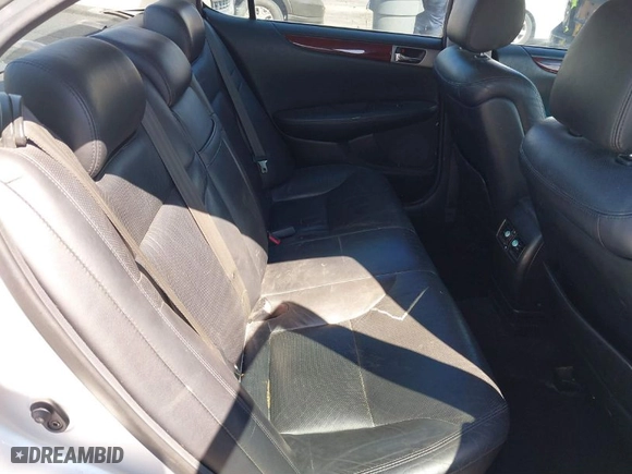 2006 Lexus ES 330 with VIN JTHBA30G965165348, listed as a IAAI auction lot 40218944 with 208,594 mi miles. Bid and sale history available at carsss.com. Image 8.