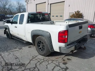 2007 Chevrolet Silverado 1500 1LT with VIN 2GCEK19J671724422, listed as a IAAI auction lot 41277843 with 111,802 mi miles and . Bid and sale history available at DreamBid. Image 3.