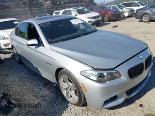 2015 BMW 5 Series 550i z VIN WBAKN9C54FD960961, wystawiony jako IAAI lot #42182554 z przebiegiem 73 234 mil mil oraz . Historia ofert i sprzedaży dostępna na DreamBid. Obrazek 1.