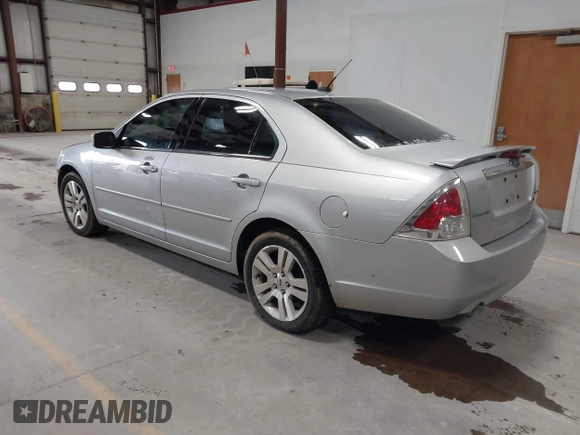 2009 Ford Fusion SEL with VIN 3FAHP08109R131914, listed as a IAAI auction lot 42005497 with 231,873 mi miles and . Bid and sale history available at carsss.com. Image 3.