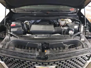 2021 Cadillac Escalade Luxury z VIN 1GYS4AKL7MR295510, wystawiony jako IAAI lot #38398966 z przebiegiem 26 228 mil mil oraz . Historia ofert i sprzedaży dostępna na DreamBid. Obrazek 10.