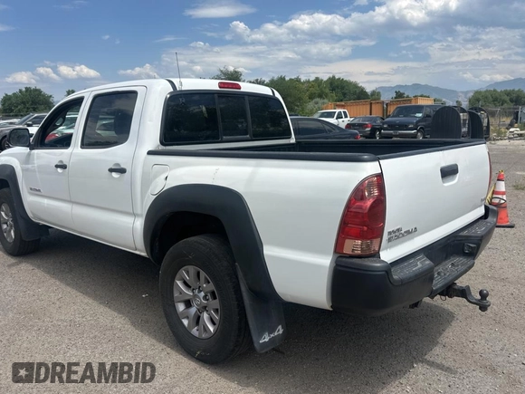 2015 Toyota Tacoma with VIN 3TMLU4EN9FM191419, listed as a Copart auction lot 63667615 with 56,516 mi miles and Clean title. Bid and sale history available at DreamBid. Image 3.