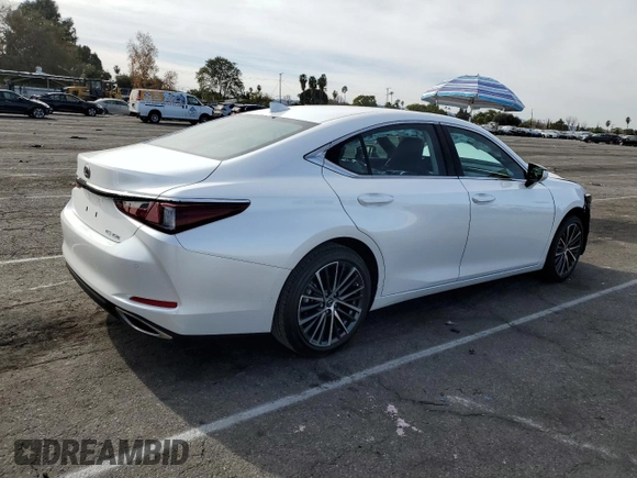 2024 Lexus ES with VIN 58ADZ1B18RU172578, listed as a Copart auction lot 42027655 with 8,339 mi miles and Salvage Title. Bid and sale history available at carsss.com. Image 3.