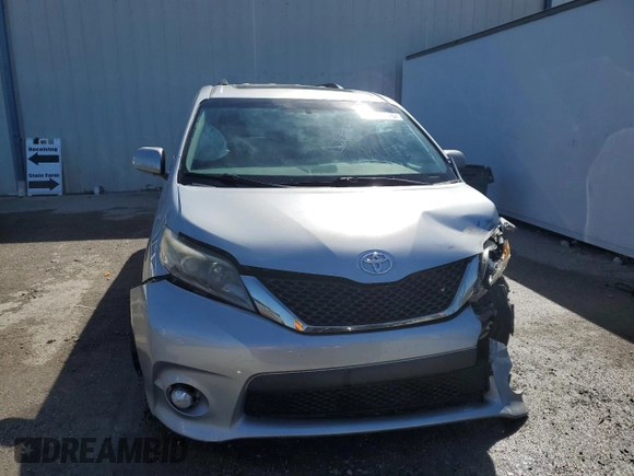 2017 Toyota Sienna SE with VIN 5TDXZ3DC0HS818945, listed as a Copart auction lot 49967775 with 103,571 mi miles and Salvage Title. Bid and sale history available at carsss.com. Image 5.