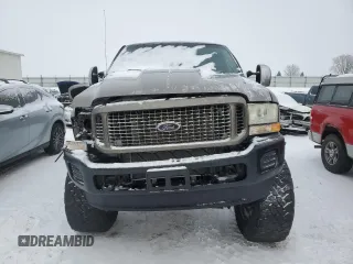 2003 Ford Excursion Limited z VIN 1FMSU43P53EB56437, wystawiony jako Copart lot #87789995 z przebiegiem 161 571 mil mil oraz Czysty tytuł • Clean title. Historia ofert i sprzedaży dostępna na DreamBid. Obrazek 5.