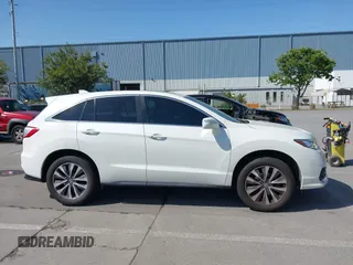 2017 Acura RDX z VIN 5J8TB3H37HL023455, wystawiony jako IAAI lot #42183351 z przebiegiem 89 288 mil mil oraz . Historia ofert i sprzedaży dostępna na DreamBid. Obrazek 13.