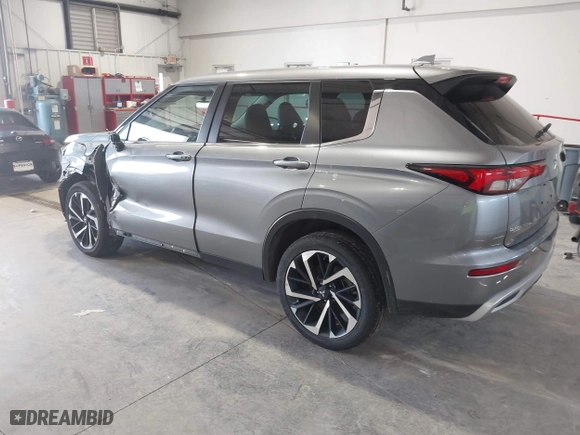 2023 Mitsubishi Outlander SE with VIN JA4J4UA87PZ053640, listed as a IAAI auction lot 41992423 with 51,075 mi miles. Bid and sale history available at carsss.com. Image 3.