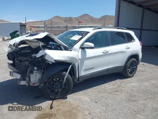 2019 Jeep Cherokee Latitude z VIN 1C4PJMCB0KD161976, wystawiony jako IAAI lot #42510314 z przebiegiem 256 990 mil mil oraz . Historia ofert i sprzedaży dostępna na DreamBid. Obrazek 17.