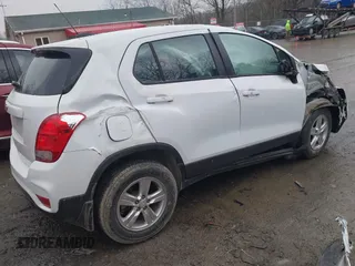 2018 Chevrolet Trax LS with VIN 3GNCJNSB9JL283743, listed as a IAAI auction lot 41569737 with 35,337 mi miles and . Bid and sale history available at DreamBid. Image 4.