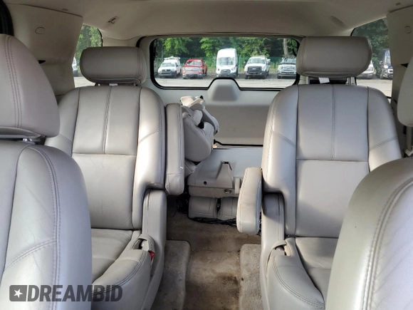 2007 GMC Yukon SLE with VIN 1GKFK13017R205889, listed as a Copart auction lot 66733314 with 266,890 mi miles and Clean Title. Bid and sale history available at carsss.com. Image 10.