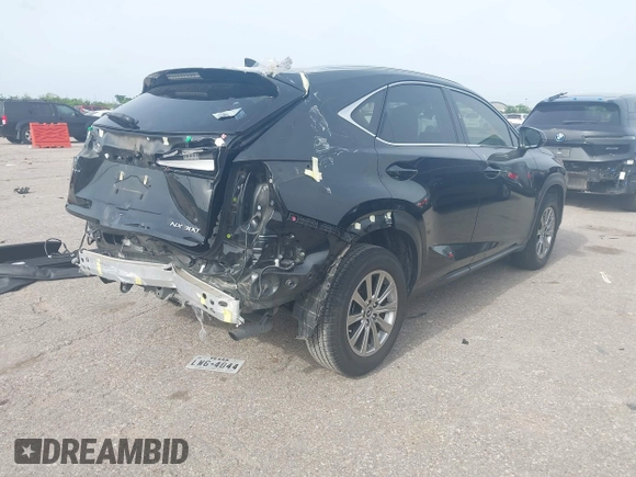 2021 Lexus NX 300 z VIN JTJDARBZ4M2192951, wystawiony jako IAAI lot #42260921 z przebiegiem 21 541 mil mil oraz . Historia ofert i sprzedaży dostępna na DreamBid. Obrazek 4.