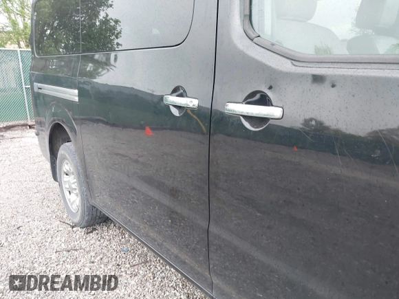 2020 Nissan NV 3500 HD SL z VIN 5BZAF0AA3LN851565, wystawiony jako IAAI lot #41874530 z przebiegiem 84 279 mil mil oraz . Historia ofert i sprzedaży dostępna na DreamBid. Obrazek 18.