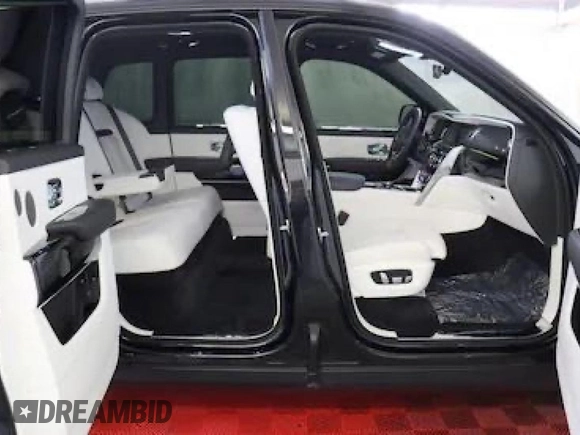 2020 Rolls-Royce Cullinan z VIN SLATV4C0XLU201XXX, wystawiony jako Copart lot #59246195 z przebiegiem 48 797 mil mil oraz Tytuł czysty. Historia ofert i sprzedaży dostępna na DreamBid. Obrazek 10.