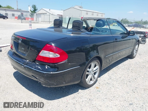 2006 Mercedes-Benz CLK 350 z VIN WDBTK56H46F191847, wystawiony jako IAAI lot #42675347 z przebiegiem 106 806 mil mil oraz . Historia ofert i sprzedaży dostępna na DreamBid. Obrazek 4.