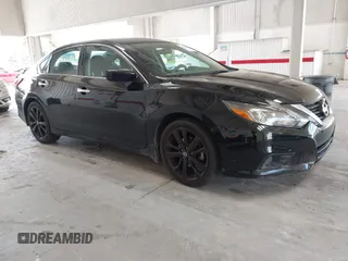 2017 Nissan Altima S z VIN 1N4AL3AP4HC251614, wystawiony jako IAAI lot #42250823 z przebiegiem 177 944 mil mil oraz . Historia ofert i sprzedaży dostępna na DreamBid. Obrazek 1.
