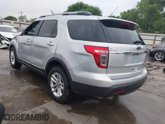 2014 Ford Explorer XLT with VIN 1FM5K7D88EGC22692, listed as a IAAI auction lot 41945588 with 84,129 mi miles. Bid and sale history available at carsss.com. Image 3.