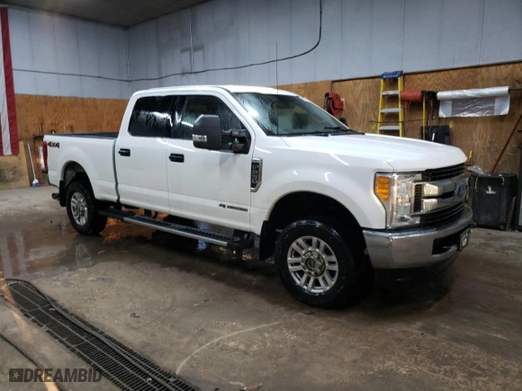 2017 Ford Super Duty F-250 SRW Lariat with VIN 1FT7W2BT3HED52519, listed as a Copart auction lot 48377665 with 156,053 mi miles and Clean Title. Bid and sale history available at carsss.com. Image 4.