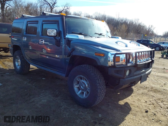 2005 Hummer H2 SUV with VIN 5GRGN23U15H117796, listed as a IAAI auction lot 41543913 with 195,560 mi miles. Bid and sale history available at carsss.com. Image 1.