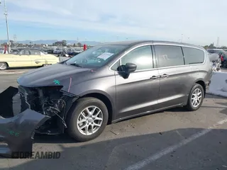 2020 Chrysler Voyager LX z VIN 2C4RC1CG9LR145545, wystawiony jako IAAI lot #41372340 z przebiegiem 48 013 mil mil oraz . Historia ofert i sprzedaży dostępna na DreamBid. Obrazek 15.