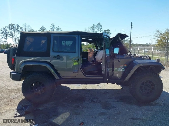 2018 Jeep Wrangler JK Unlimited Rubicon Recon with VIN 1C4HJWFG1JL840294, listed as a IAAI auction lot 41775967 with NaN miles. Bid and sale history available at carsss.com. Image 13.