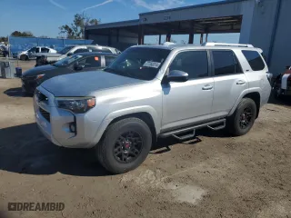 2017 Toyota 4Runner SR5 with VIN JTEZU5JR3H5164522, listed as a Copart auction lot 77765314 with 122,264 mi miles and Non Repairable. Bid and sale history available at carsss.com. Image 1.