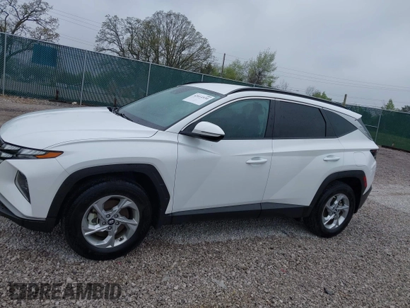 2023 Hyundai Tucson SEL z VIN 5NMJBCAE3PH214971, wystawiony jako IAAI lot #42014930 z przebiegiem 13 025 mil mil oraz . Historia ofert i sprzedaży dostępna na DreamBid. Obrazek 14.