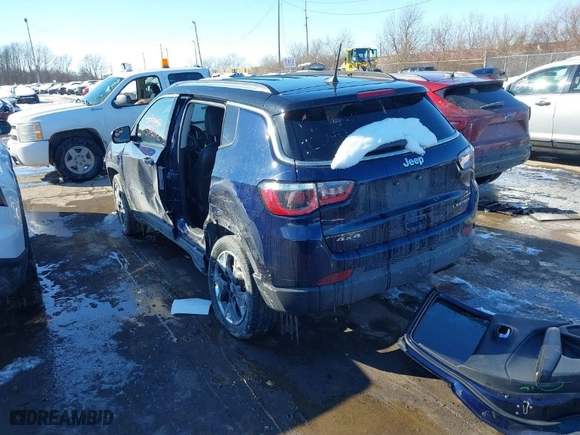 2020 Jeep Compass Limited with VIN 3C4NJDCB2LT164526, listed as a IAAI auction lot 41554242 with 117,449 mi miles. Bid and sale history available at carsss.com. Image 3.