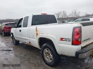 2006 Chevrolet Silverado 1500 LT2 with VIN 2GCEK19B161147287, listed as a IAAI auction lot 41508773 with 202,155 mi miles. Bid and sale history available at carsss.com. Image 14.