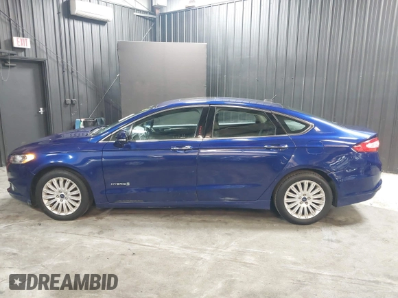 2016 Ford Fusion SE Hybrid with VIN 3FA6P0LU0GR242288, listed as a IAAI auction lot 41867085 with 114,063 mi miles. Bid and sale history available at carsss.com. Image 14.