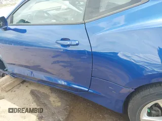 2019 Chevrolet Camaro 1LT z VIN 1G1FB1RX7K0151147, wystawiony jako IAAI lot #42179932 z przebiegiem 51 561 mil mil oraz . Historia ofert i sprzedaży dostępna na DreamBid. Obrazek 18.