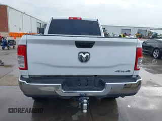 2020 Ram 2500 Tradesman z VIN 3C6UR5CJ4LG235002, wystawiony jako IAAI lot #42117169 z przebiegiem 170 299 mil mil oraz . Historia ofert i sprzedaży dostępna na DreamBid. Obrazek 17.