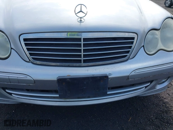 2005 Mercedes-Benz C 240 with VIN WDBRF81J85F682852, listed as a IAAI auction lot 41928945 with 106,981 mi miles and . Bid and sale history available at DreamBid. Image 6.