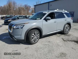 2022 Nissan Pathfinder Platinum z VIN 5N1DR3DJ0NC261450, wystawiony jako Copart lot #52529575 z przebiegiem 52 490 mil mil oraz Szkoda całkowita • Salvage title. Historia ofert i sprzedaży dostępna na DreamBid. Obrazek 1.