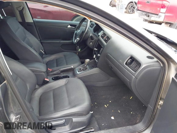 2012 Volkswagen Jetta SE with VIN 3VWDX7AJ5CM326405, listed as a IAAI auction lot 42135484 with 187,268 mi miles and . Bid and sale history available at DreamBid. Image 5.