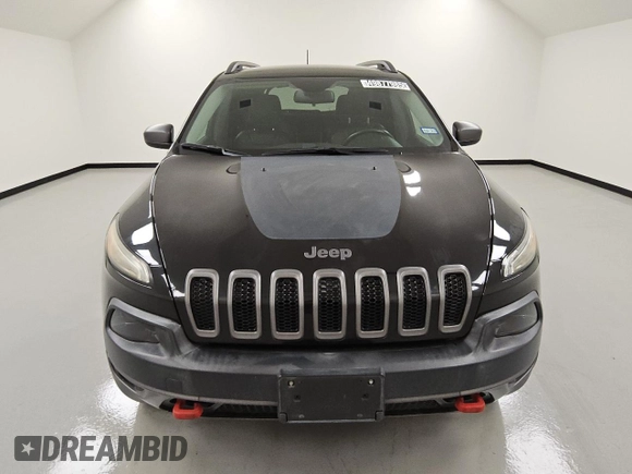 2015 Jeep Cherokee Trailhawk with VIN 1C4PJMBSXFW746138, listed as a Copart auction lot 49877985 with 86,820 mi miles and Clean Title. Bid and sale history available at carsss.com. Image 5.