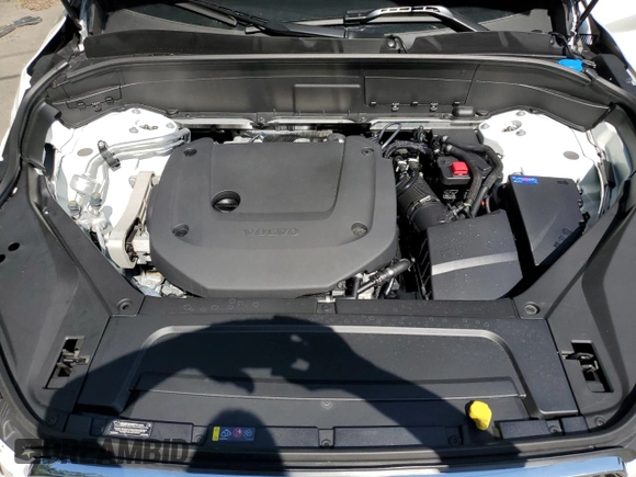 2025 Volvo XC90 Plus with VIN YV4062PEXS1335353, listed as a Copart auction lot 62698635 with 3,168 mi miles and Salvage title. Bid and sale history available at DreamBid. Image 12.