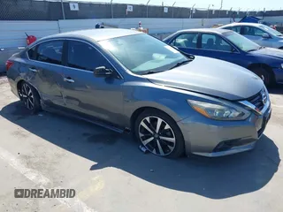2018 Nissan Altima SR with VIN 1N4AL3AP6JC120402, listed as a IAAI auction lot 41949433 with 58,595 mi miles and . Bid and sale history available at carsss.com. Image 1.