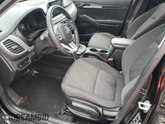2021 Kia Seltos LX z VIN KNDEPCAAXM7046958, wystawiony jako Copart lot #56337985 z przebiegiem 97 733 mil mil oraz Szkoda całkowita • Salvage title. Historia ofert i sprzedaży dostępna na DreamBid. Obrazek 7.