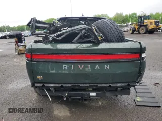 2023 Rivian R1T Adventure z VIN 7FCTGAAA5PN019737, wystawiony jako Copart lot #57290475 z przebiegiem Nie podano mil oraz Nie do naprawy. Historia ofert i sprzedaży dostępna na DreamBid. Obrazek 6.