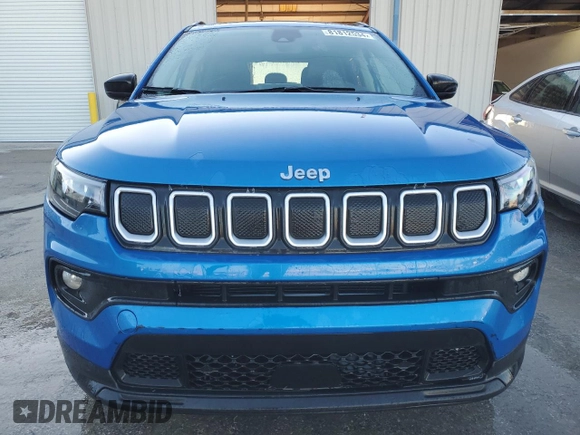 2022 Jeep Compass Latitude with VIN 3C4NJCBB7NT119404, listed as a Copart auction lot 81812534 with 48,743 mi miles and Salvage Title. Bid and sale history available at DreamBid. Image 5.