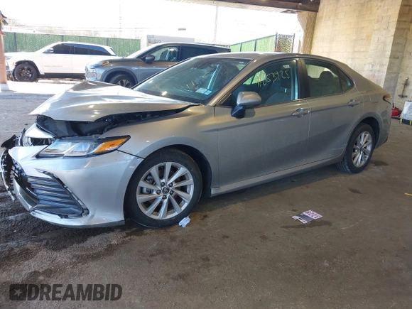 2023 Toyota Camry LE z VIN 4T1C11AK5PU127664, wystawiony jako IAAI lot #41653925 z przebiegiem 24 378 mil mil oraz . Historia ofert i sprzedaży dostępna na DreamBid. Obrazek 19.