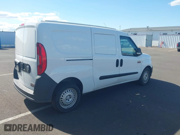 2018 Ram ProMaster City Cargo Tradesman z VIN ZFBERFAB0J6J37598, wystawiony jako IAAI lot #42416142 z przebiegiem 93 498 mil mil oraz . Historia ofert i sprzedaży dostępna na DreamBid. Obrazek 4.