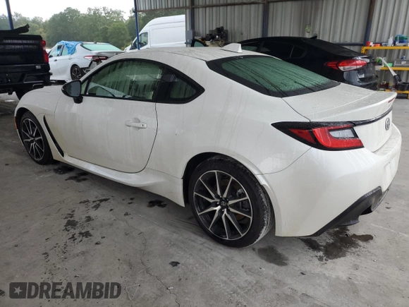 2024 Toyota 86 with VIN JF1ZNBB12R9756924, listed as a Copart auction lot 74120174 with 2,615 mi miles and Salvage Title. Bid and sale history available at DreamBid. Image 2.