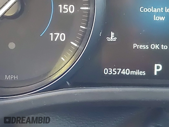 2018 Jaguar F-Pace 25t Premium with VIN SADCJ2FX6JA322345, listed as a IAAI auction lot 41887499 with 35,740 mi miles and . Bid and sale history available at DreamBid. Image 15.