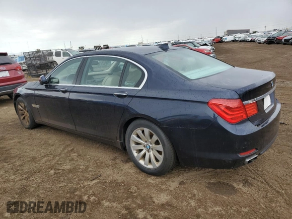 2011 BMW 7 Series 750Li z VIN WBAKB8C54BC851810, wystawiony jako Copart lot #76610464 z przebiegiem 128 551 mil mil oraz Nie do naprawy • Non repairable. Historia ofert i sprzedaży dostępna na DreamBid. Obrazek 2.
