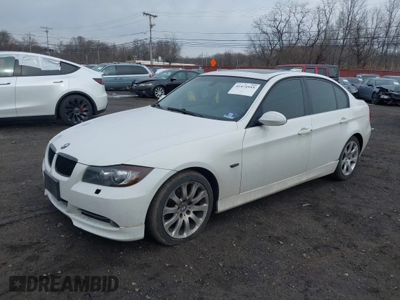 2008 BMW 3 Series 328xi with VIN WBAVC73518KP39338, listed as a IAAI auction lot 41474955 with 132,484 mi miles. Bid and sale history available at carsss.com. Image 18.