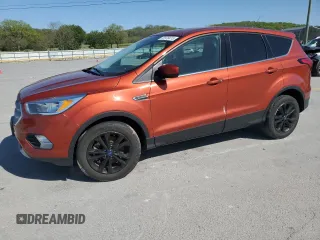2019 Ford Escape SE z VIN 1FMCU9GDXKUC51162, wystawiony jako Copart lot #52970415 z przebiegiem 58 617 mil mil oraz Szkoda całkowita • Salvage title. Historia ofert i sprzedaży dostępna na DreamBid. Obrazek 1.
