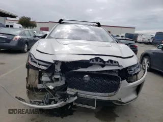 2019 Jaguar I-Pace SE z VIN SADHC2S12K1F64104, wystawiony jako Copart lot #48661854 z przebiegiem Nie podano mil oraz . Historia ofert i sprzedaży dostępna na DreamBid. Obrazek 5.